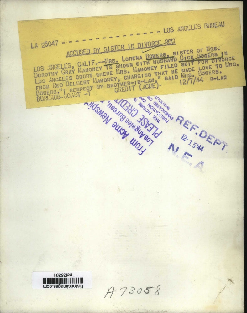 1944 Press Photo Dick & Lorena Bowers in Los Angeles Court - nef35391