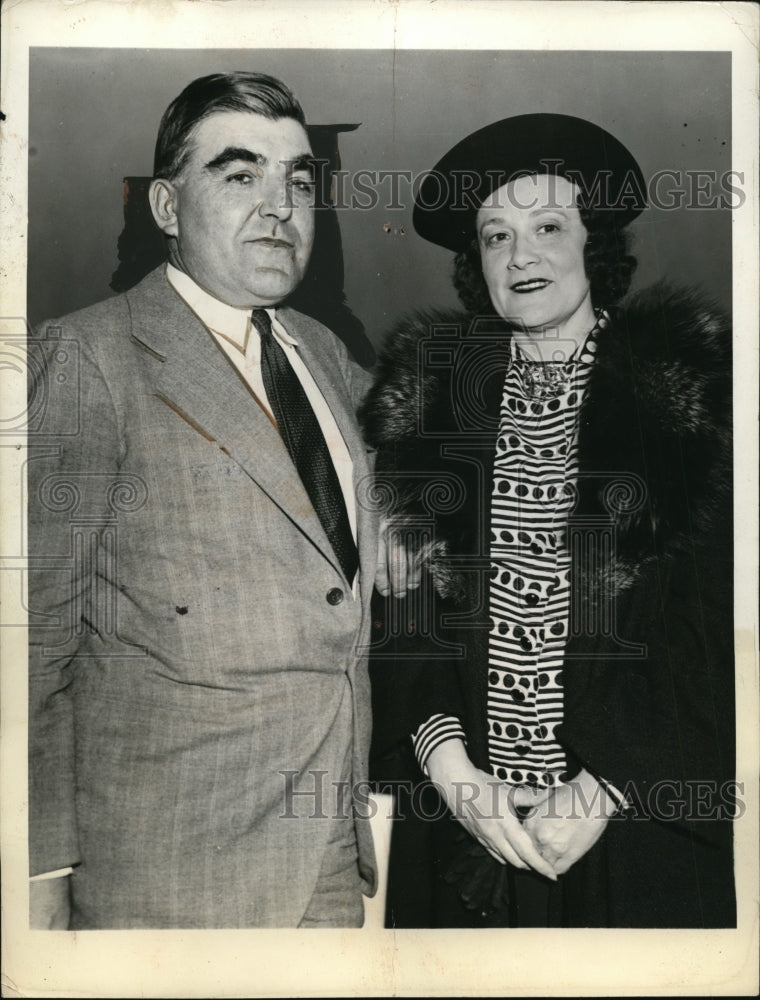 1938 Press Photo Mr and Mrs A.D. Lewis Aboard SS Washington in NY from Europe