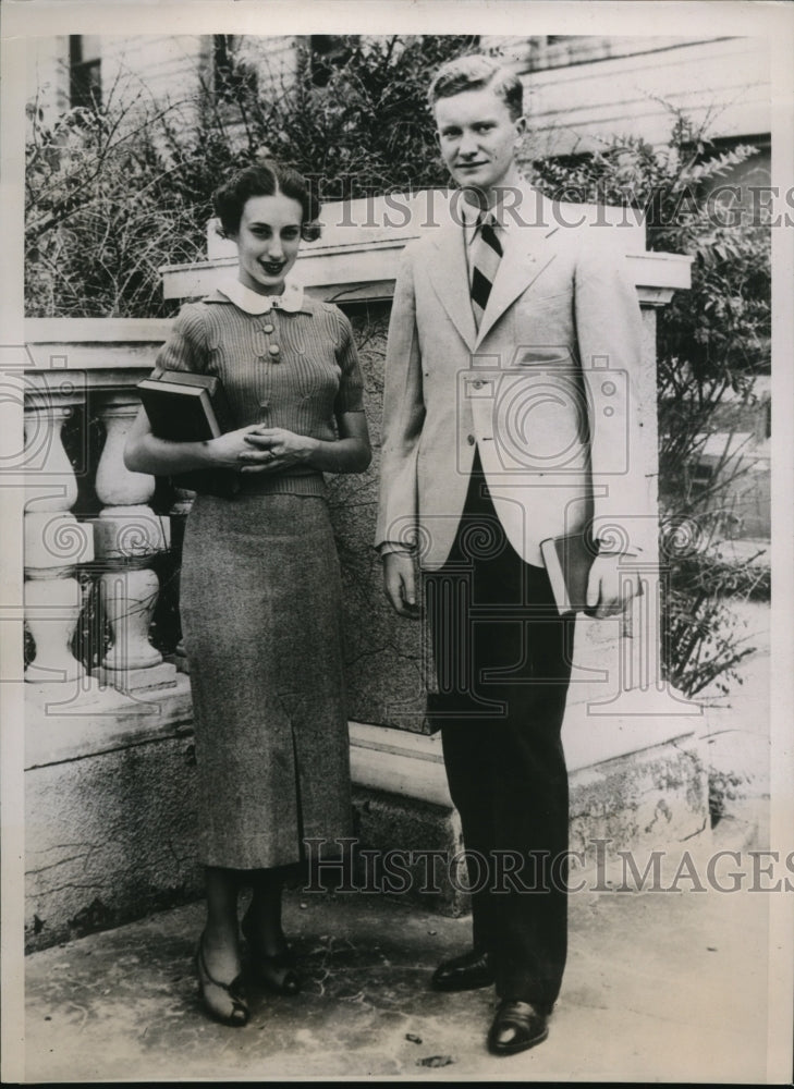Load image into Gallery viewer, 1936 Press Photo Peggy Ann Landon and Dan Hamilton Students of Univ. of Kansas
