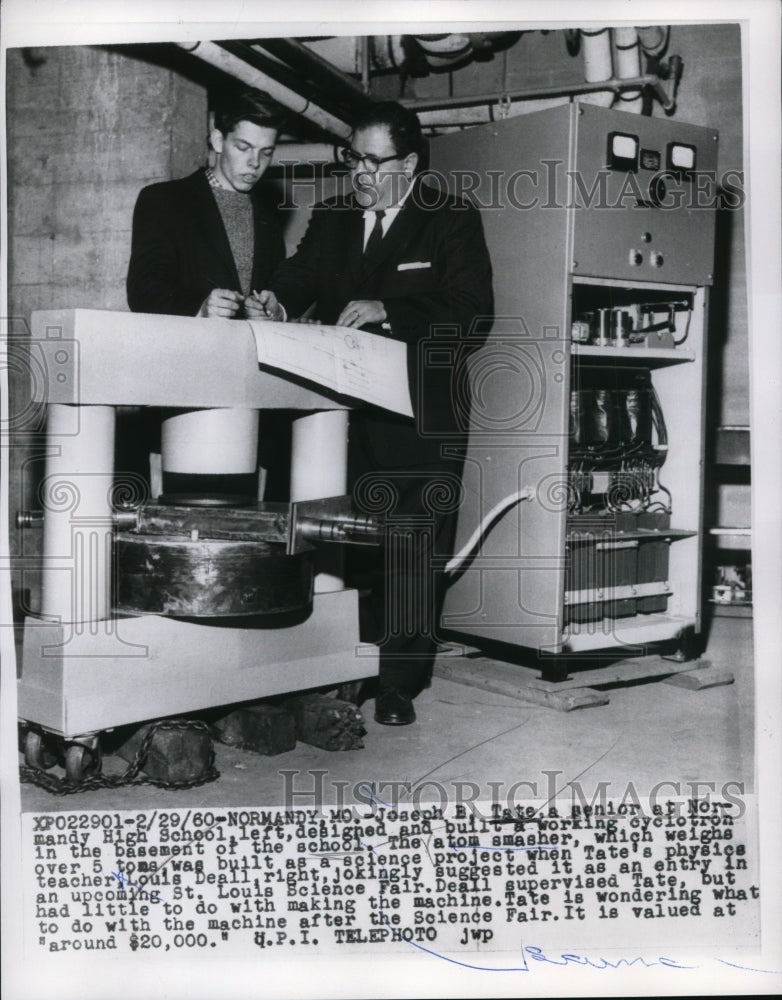 1960 Press Photo Joseph B Tate Designed & Built a Cyclotron in School's Basement
