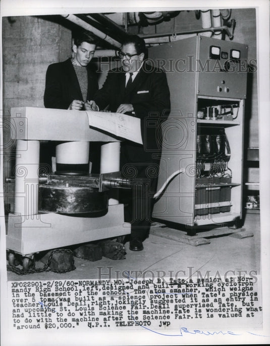 1960 Press Photo Joseph B Tate Designed & Built a Cyclotron in School's Basement