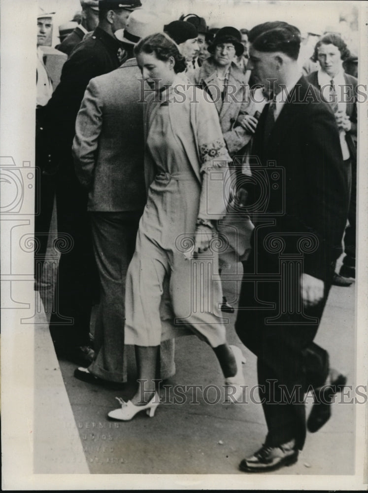 1934 Press Photo Vivian MacMillan Wins Suit $10000 Against Premier Brownlee