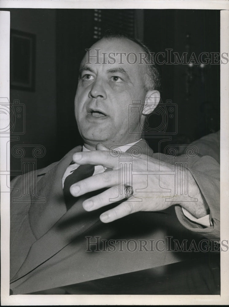 Load image into Gallery viewer, 1946 Press Photo Ted R. Strom at House Surplus Property Investigation Washington
