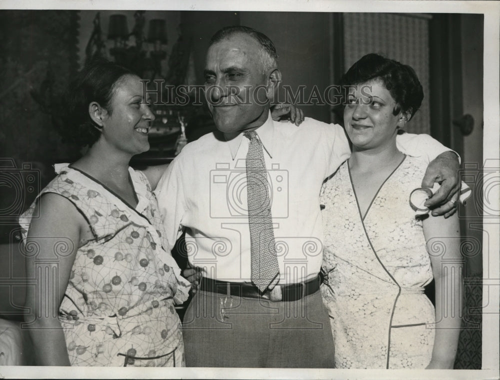 1934 Press Photo Andrew Sciacca & Family, Chicago Kidnapping Victim - nef35712