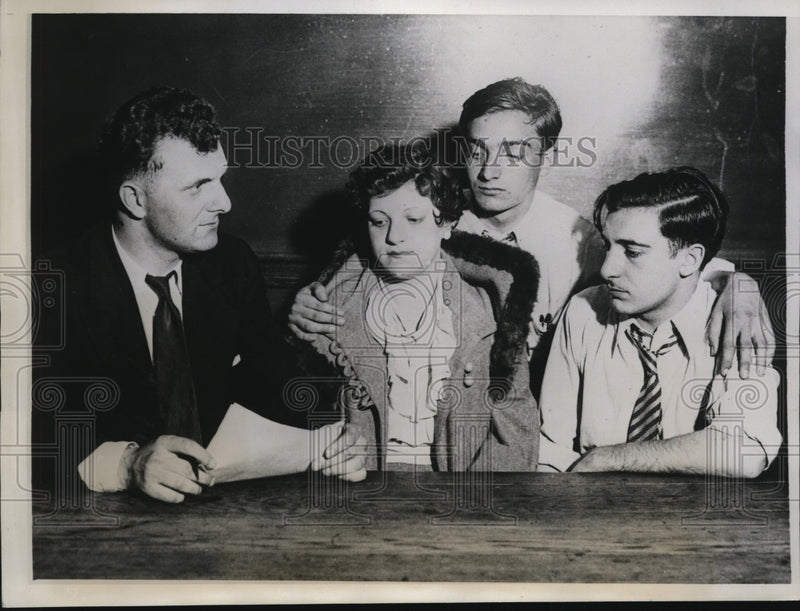 Load image into Gallery viewer, 1934 Press Photo Children of Andrew Sciacca Questioned in Kidnapping, Chicago
