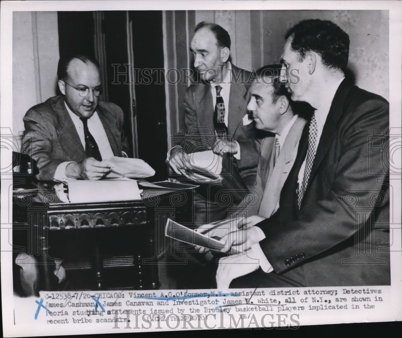 Load image into Gallery viewer, 1951 Press Photo Prosecutors in Bradley Basketball Bribery Trial, Chicago
