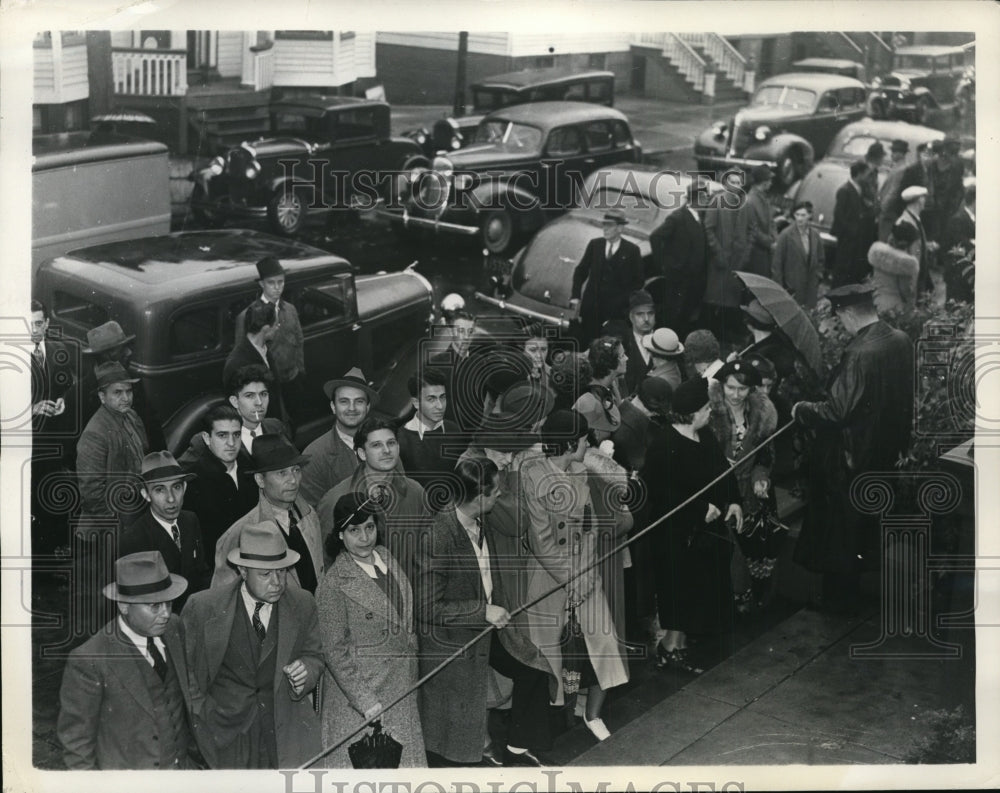 1937 Press Photo Margaret Drennan Murder Trial Crowds at New Brunswick Court