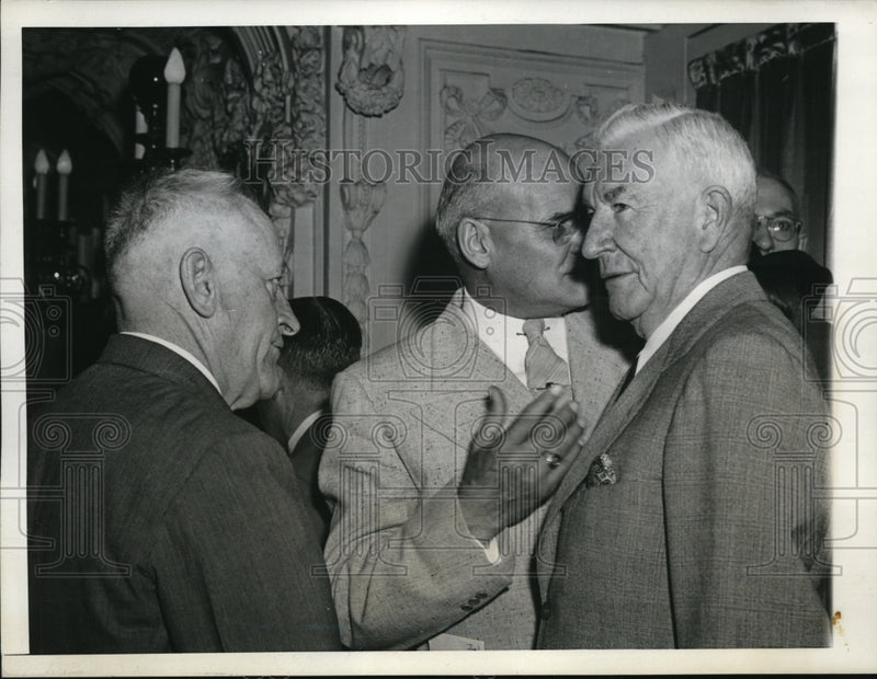 Load image into Gallery viewer, 1944 Press Photo McNulty, Dunn, Fletcher gather at Republican committee meeting

