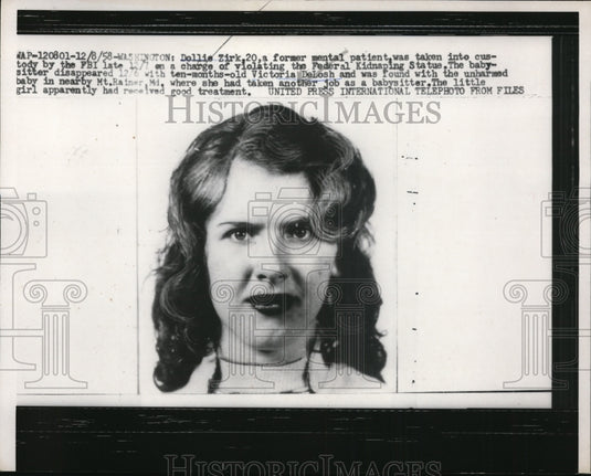 1958 Press Photo Dollie Zirk taken into custody by the FBI - nef35822