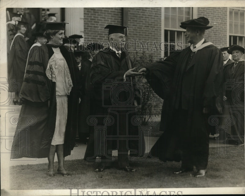 Load image into Gallery viewer, 1930 Press Photo Faunce receives key to the Alumnae Hall from Metcalf
