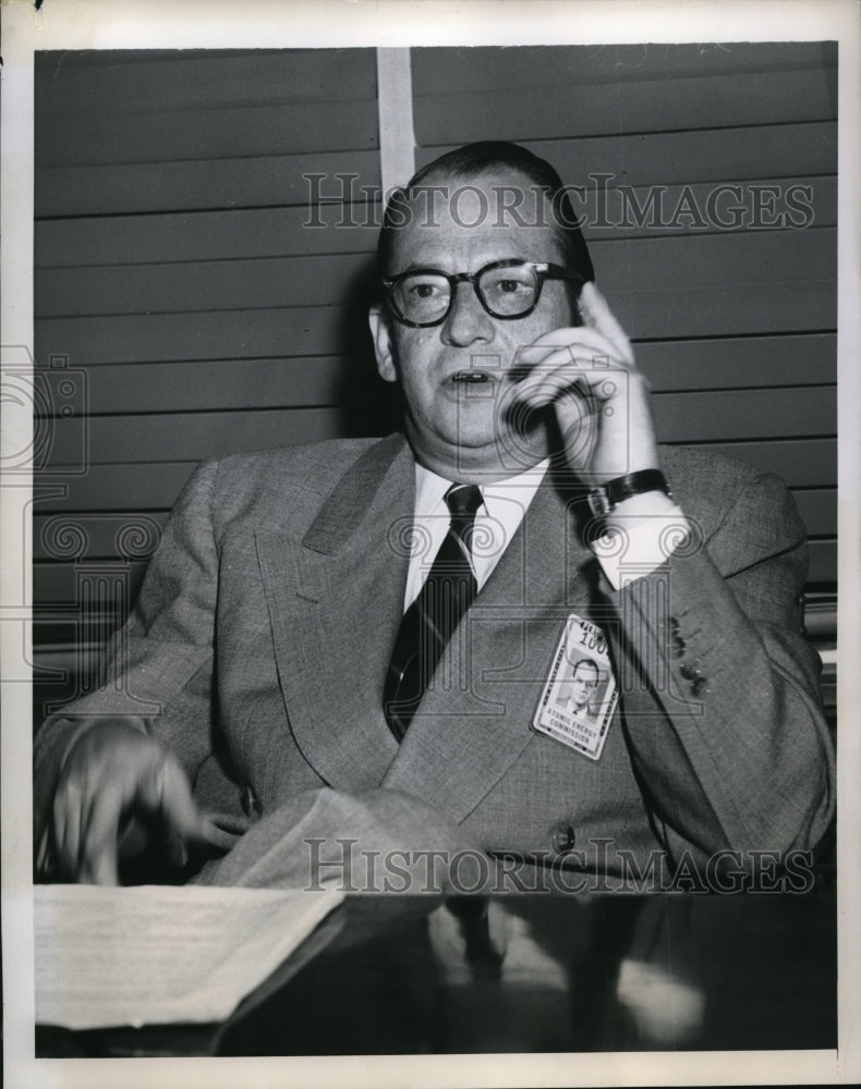 1950 Press Photo Atomic Energy Commission Chairman Gordon Dean at Press Conferen