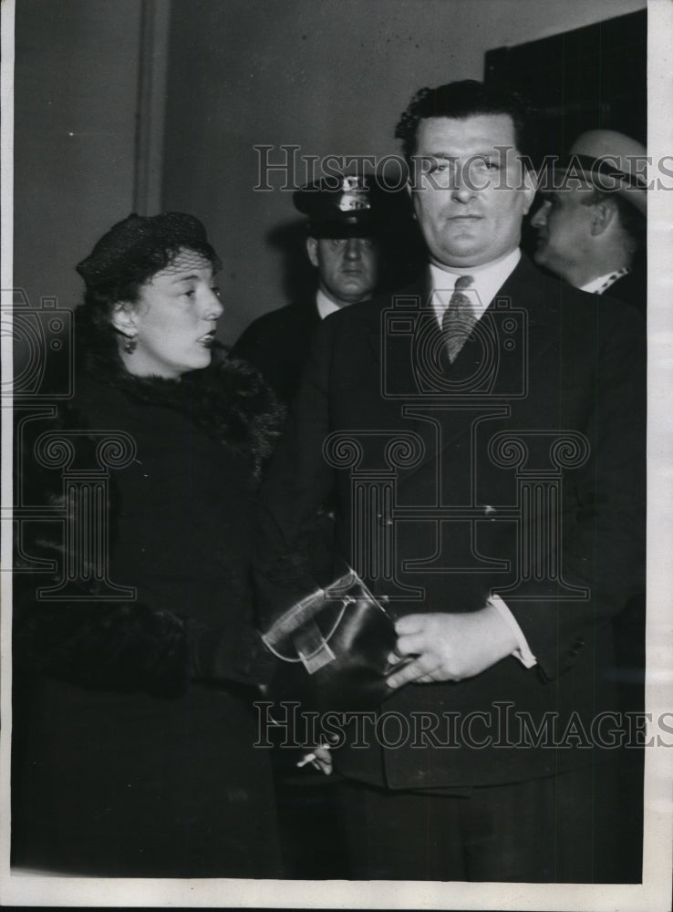 1934 Press Photo Mrs William O'Shea Questioned by State Atty Richard Regan