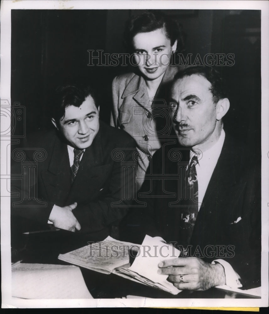 1952 Press Photo William M. Olynyk Charges Captain Chained Him to Bridge 67 Days