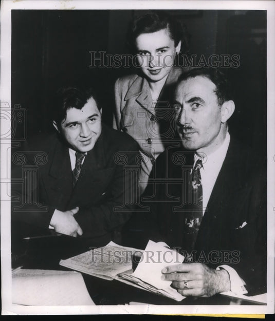 1952 Press Photo William M. Olynyk Charges Captain Chained Him to Bridge 67 Days
