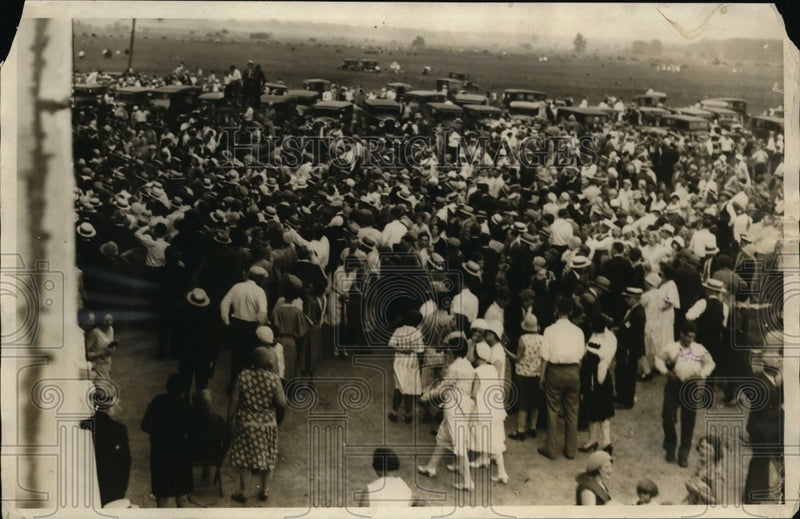 Load image into Gallery viewer, 1930 Press Photo Crowd - nef36024
