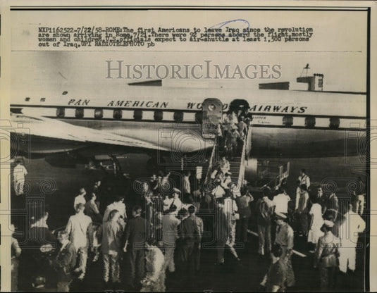 1958 Press Photo 92 Americans Leaving Iraq Arrive in Rome after Revolution