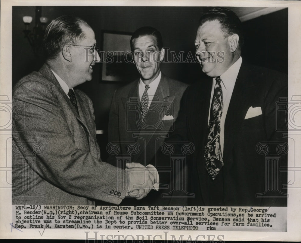 1953 Press Photo George Bender, Frank Karsten Greet Ezra Taft Benson, Washington