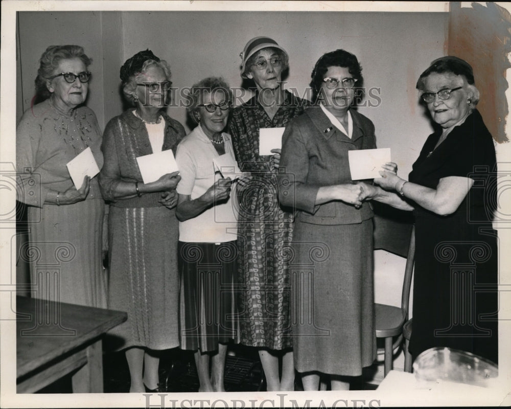1961 Press Photo West Shore Red Cross Puis Awards - nef36230