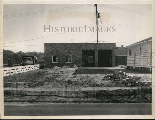 1953 Press Photo Garage at Corner of Grovewood and Broadview Road - nef36236