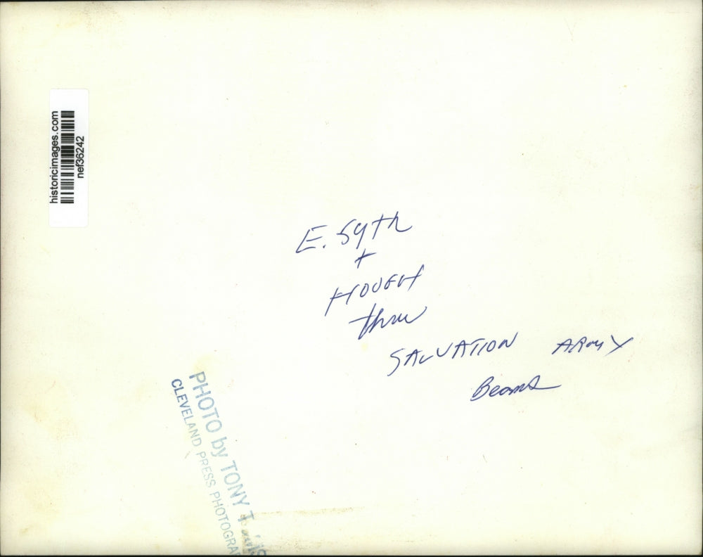 Press Photo East 59th & Hougof Through Salvation Army - nef36242