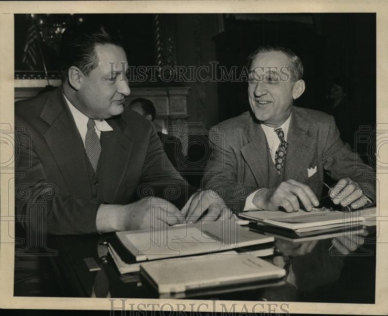 Load image into Gallery viewer, 1946 Press Photo Senate Public Lands Committee Nominee JA Krug &amp; Sen Carl Watch

