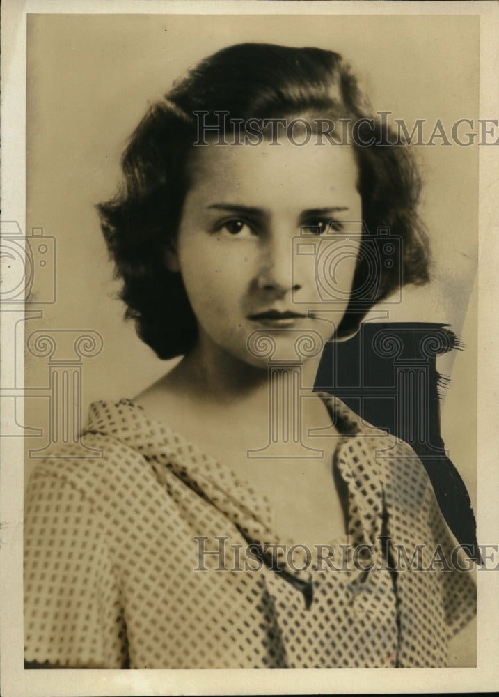 1932 Press Photo Ms. Jeanne Newman daughter of Mr.&Mrs.N.J. Newman - nef36363