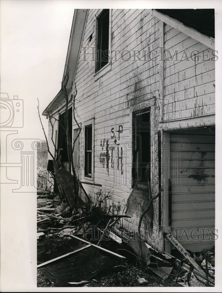 1962 Press Photo Vandalism at Bates Road - nef36396