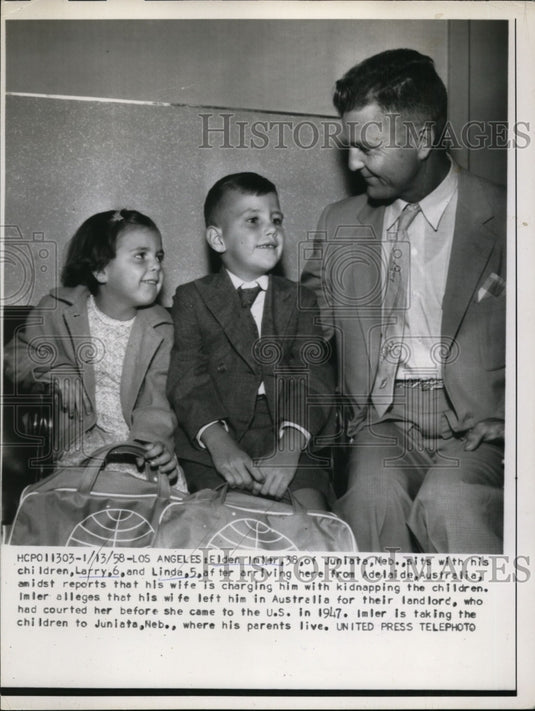 1958 Press Photo Ilder Imler of Neb.with children arrive from Adelaide Australia