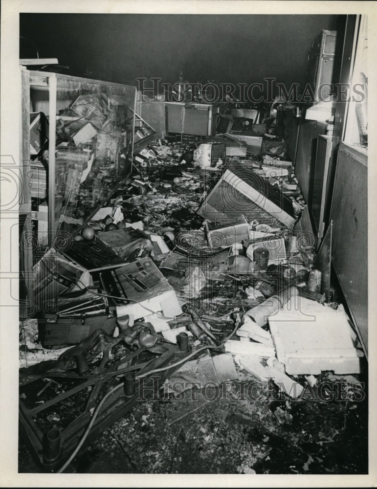 1971 Press Photo A store destroyed by a natural disaster - nef36523