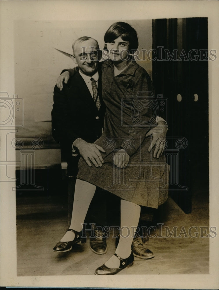 Load image into Gallery viewer, 1927 Press Photo Lester Small Escaped the Parental Wrath of His Wife's Parents
