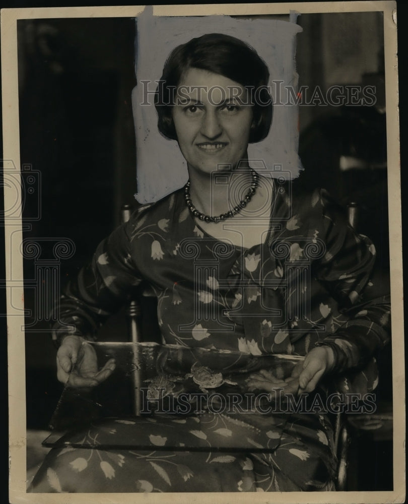 Press Photo Helen McCue and Horned Toads - nef36557