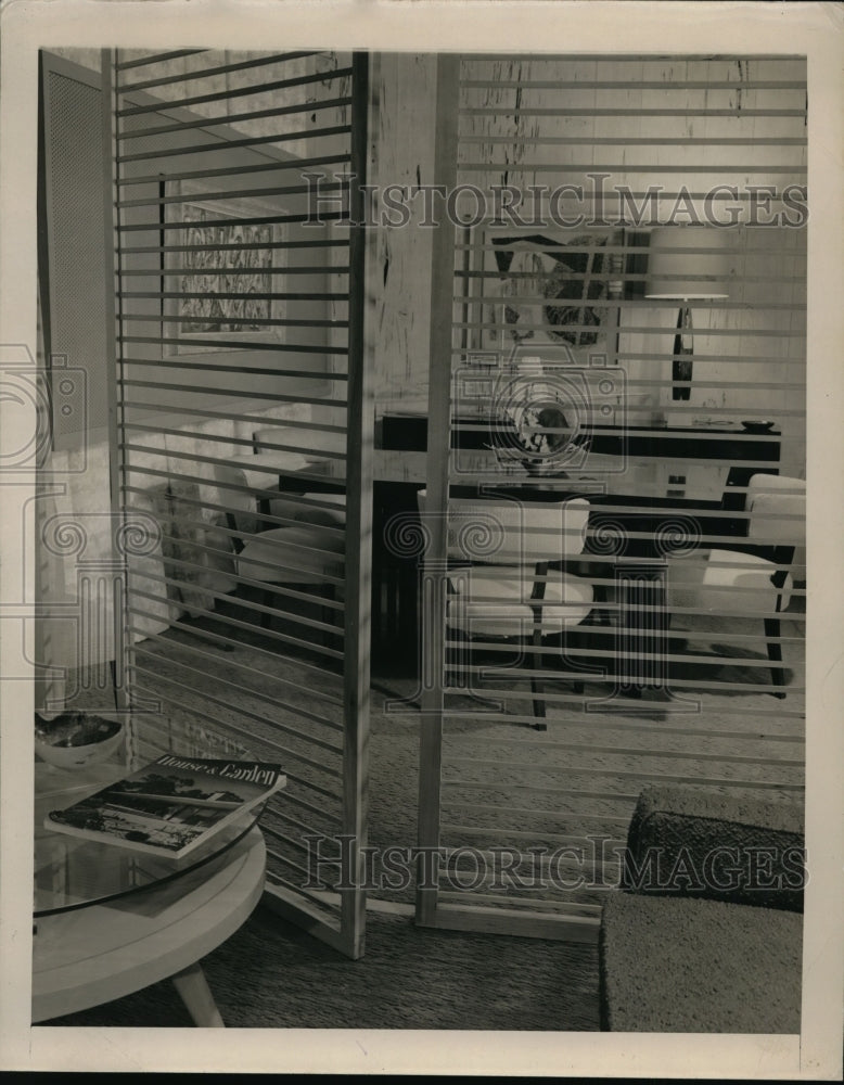 Load image into Gallery viewer, 1948 Press Photo Wooden slats partition for a living room. - nef36569
