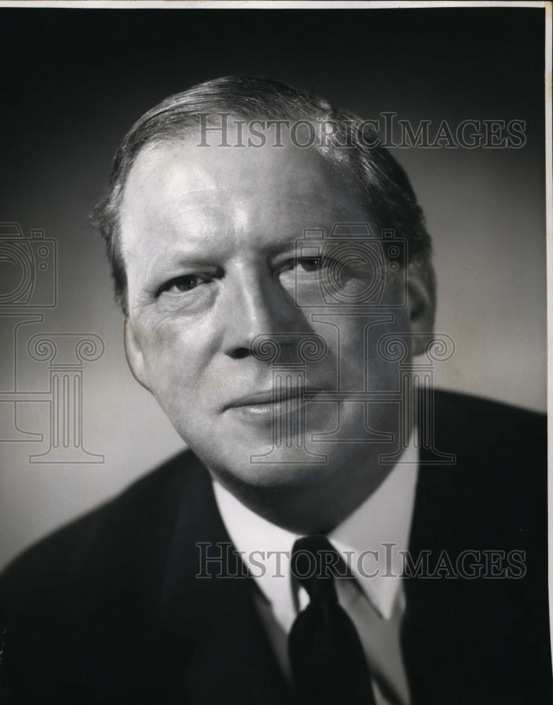 Load image into Gallery viewer, 1970 Press Photo Aivey Neave M.P. for Abingdon, Berkshire, England - nef36585
