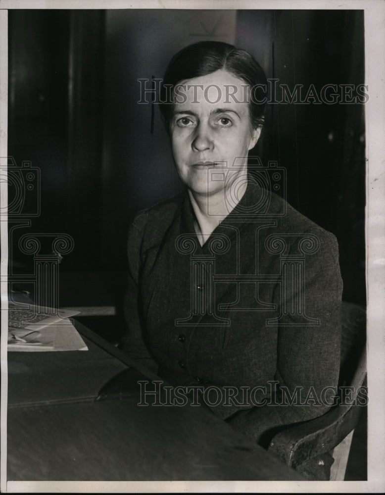 1937 Press Photo Professor Janet Aiken Questions Roosevelt's Grammar - nef36661