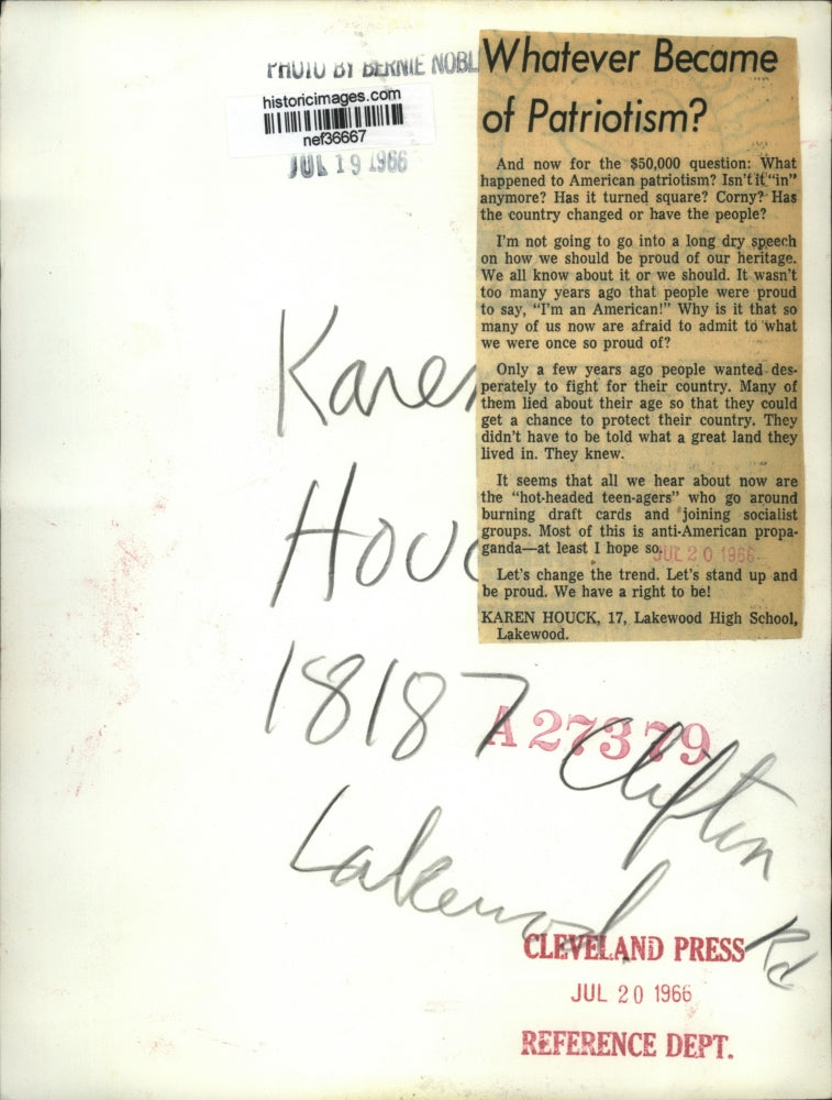 Load image into Gallery viewer, 1966 Press Photo Karen Houck of Lakewood High School on American Patriotism
