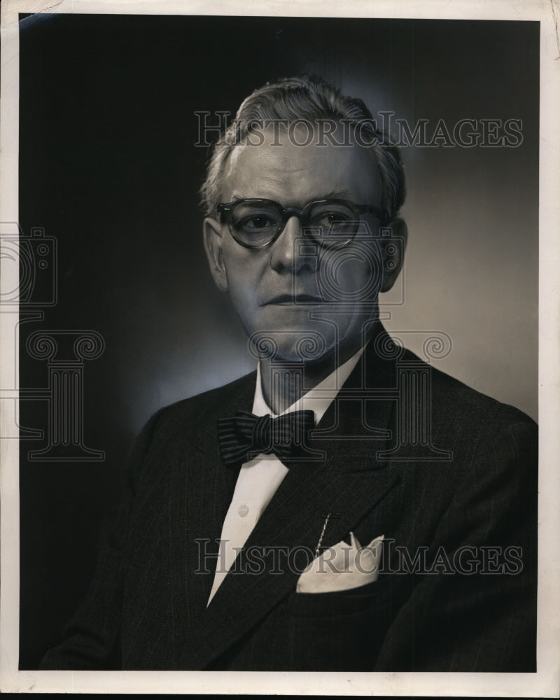 1952 Press Photo Nick Cavell of Canada's Colombo Plan Commitments to Asia