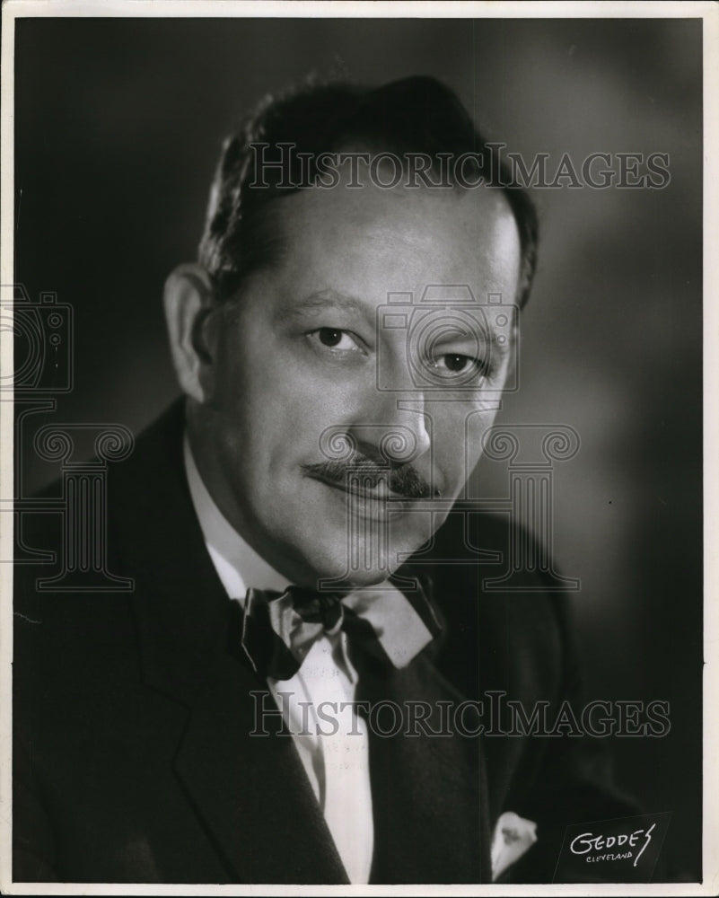 1955 Press Photo William Tucker of F.C. Russell Company - nef36904
