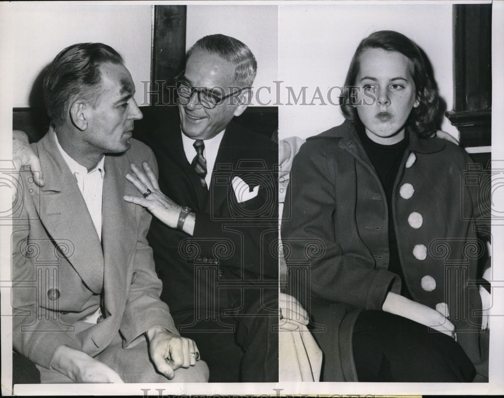 1955 Press Photo Dr Hobart H Todd Comforted by His Father Hobart Sr at Inquest