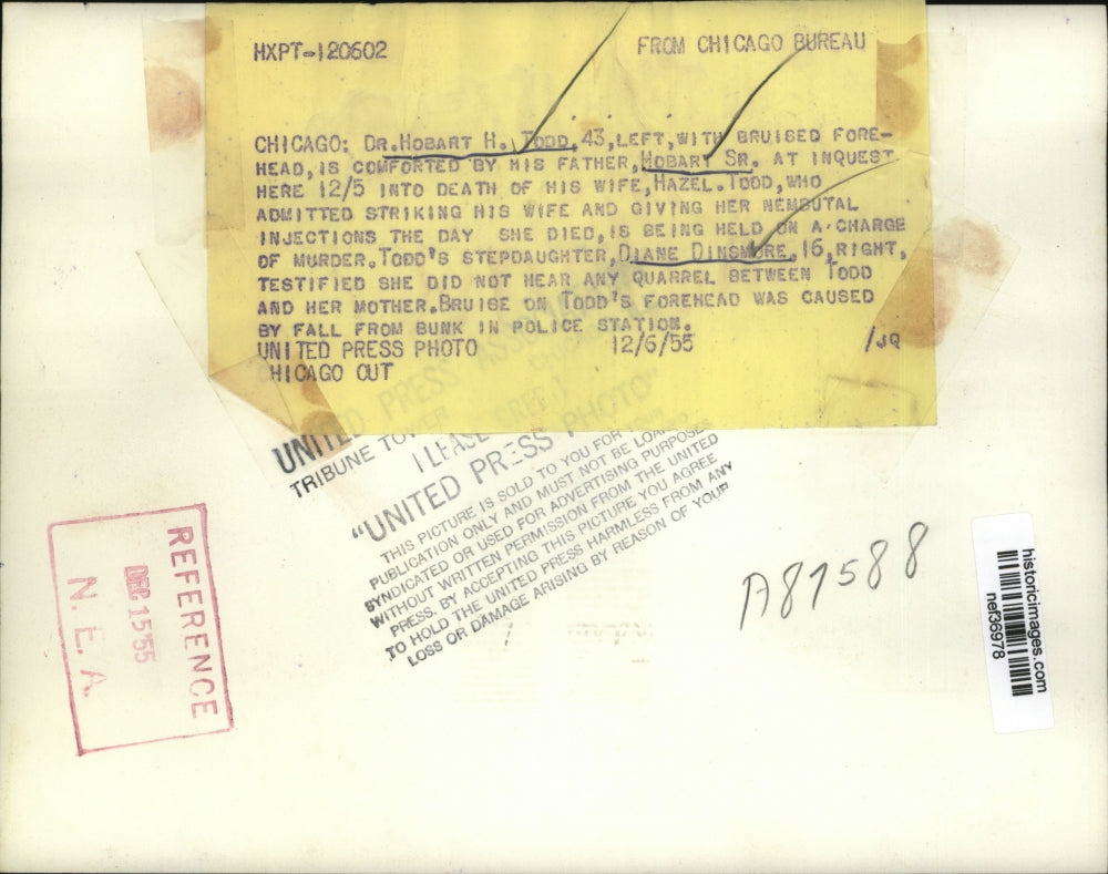 1955 Press Photo Dr Hobart H Todd Comforted by His Father Hobart Sr at Inquest