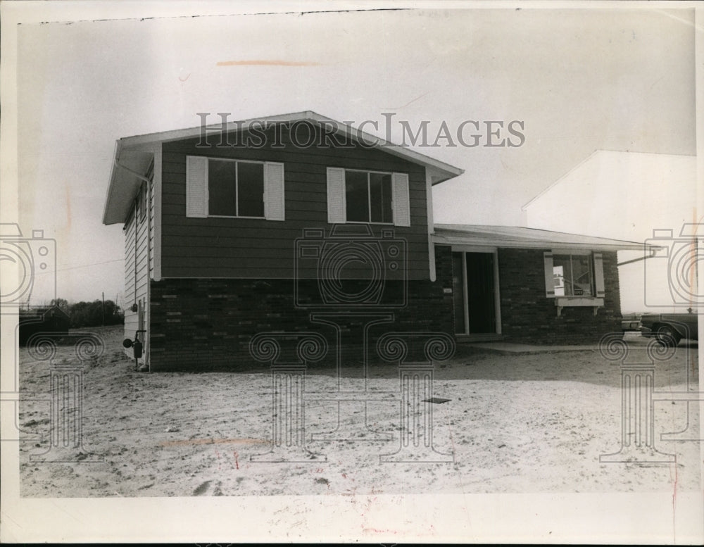 1967 Press Photo Londonaire Home by Fireside Realty, Brook Park, Ohio