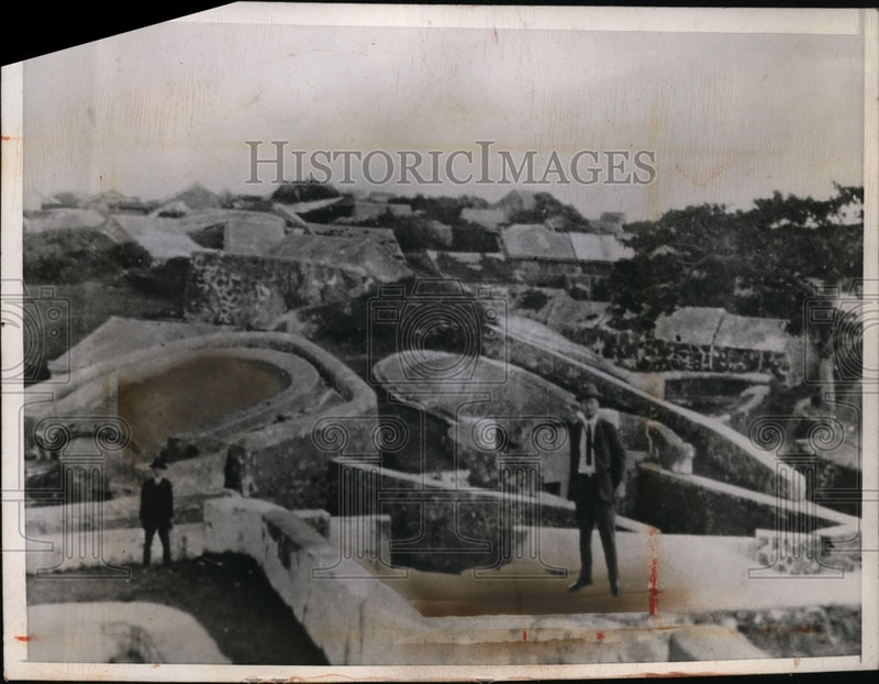 Load image into Gallery viewer, 1945 Press Photo Sepulchers at Nanumi Point, Okinawa, Japan - nef37199
