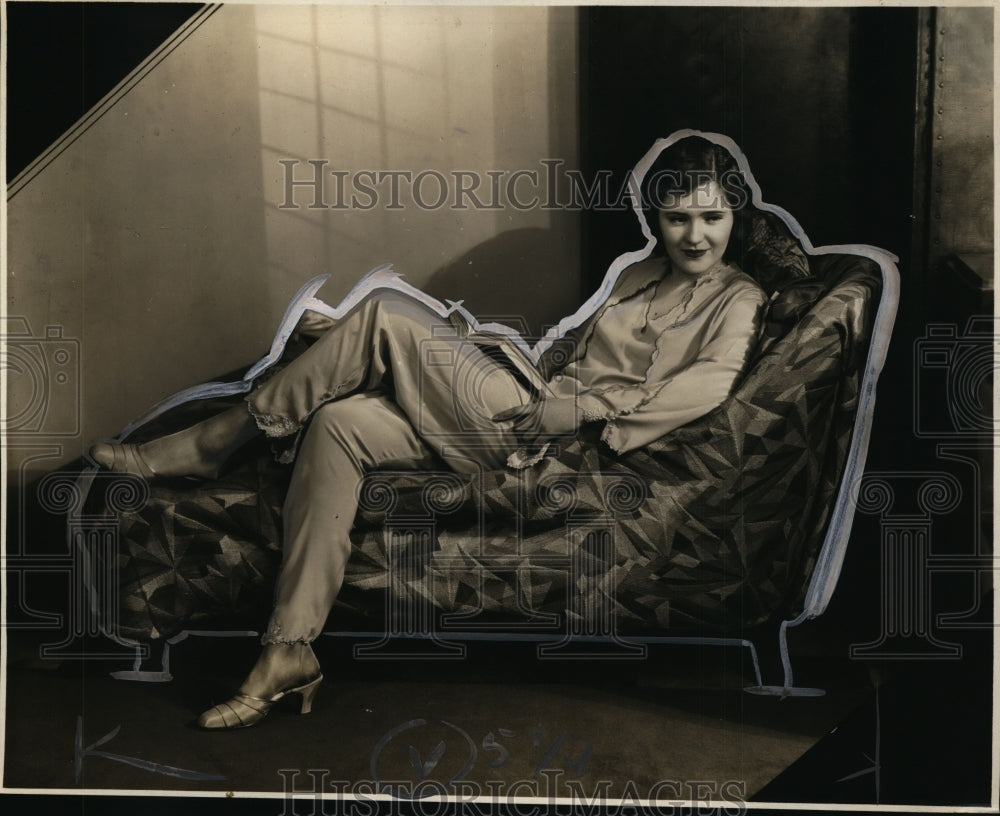 Press Photo Model - nef37205