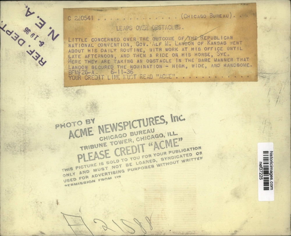1936 Press Photo Alf Landon riding Horse "Sye" - nef37225