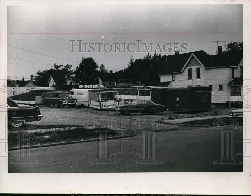 Load image into Gallery viewer, 1967 Press Photo Carnival in Ohio - nef37243
