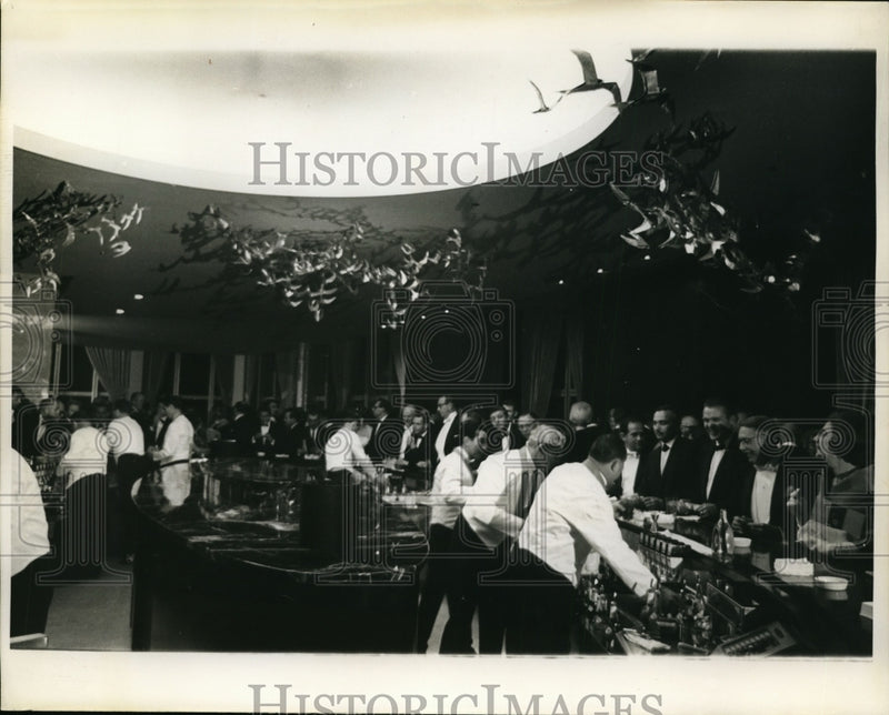 Load image into Gallery viewer, 1964 Press Photo Founders' Circle Bar at Music Center - nef37248
