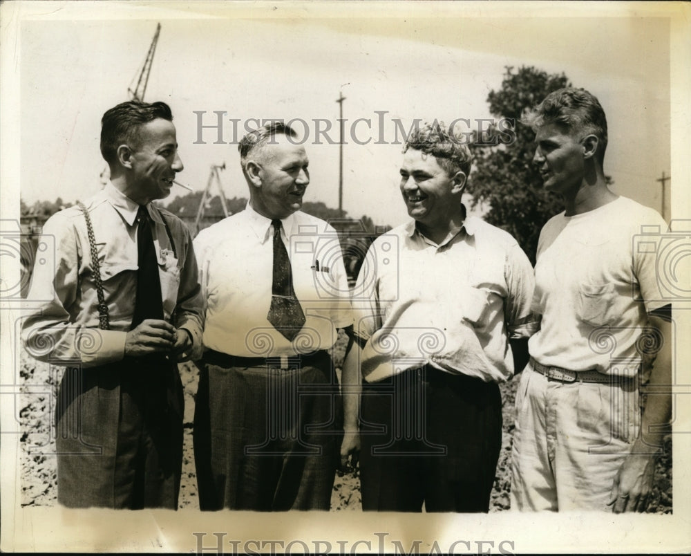 1939 Press Photo Ohio Road construction Crew Members/Leaders - nef37258