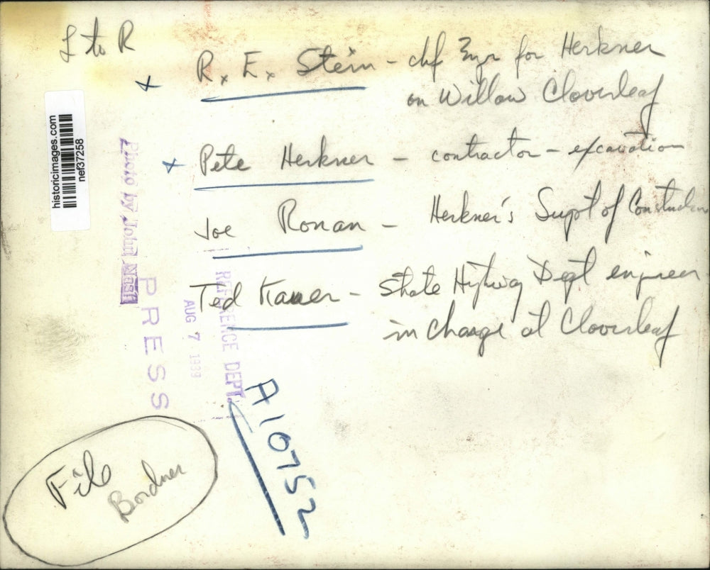 1939 Press Photo Ohio Road construction Crew Members/Leaders - nef37258