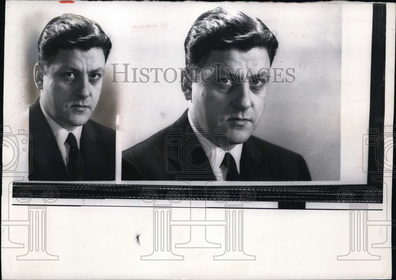 Load image into Gallery viewer, 1957 Press Photo Russell Jones - nef37297
