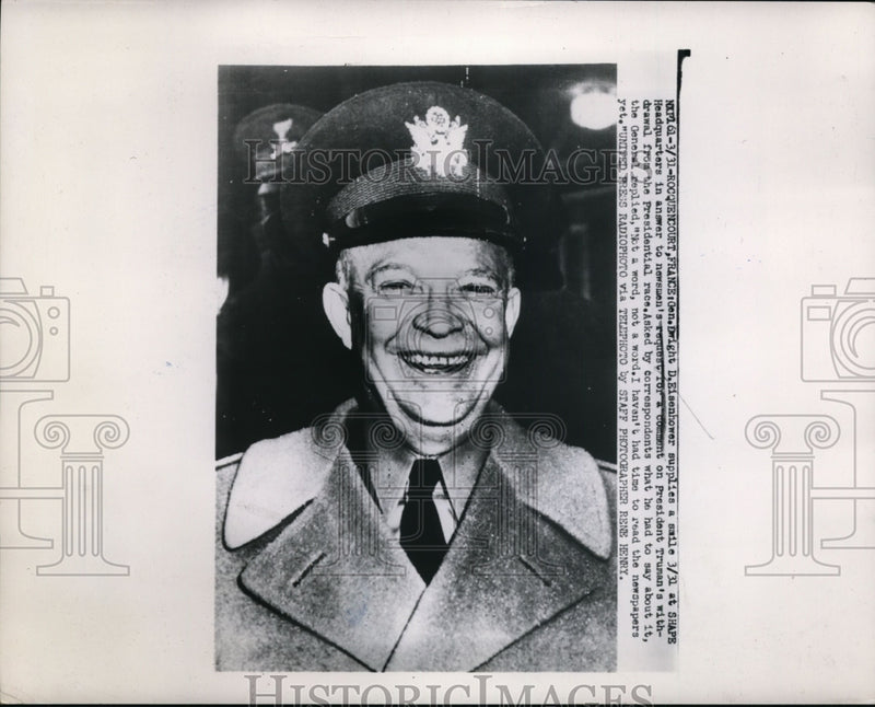 Load image into Gallery viewer, 1952 Press Photo Dwight D. Eisenhower at SHAPE Headquarters, France - nef37304
