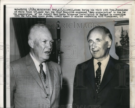 1960 Press Photo A.C.B. Lovell, Dwight Eisenhower at White House - nef37312
